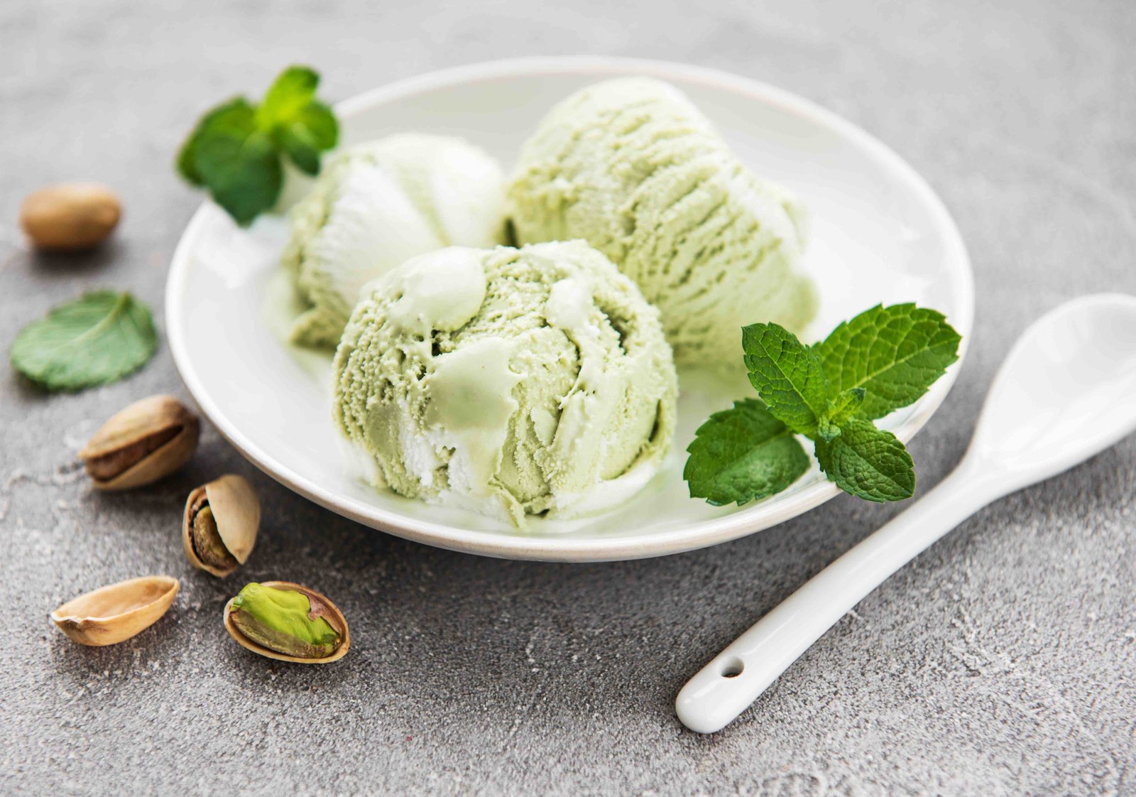 Matcha-eis gemischt